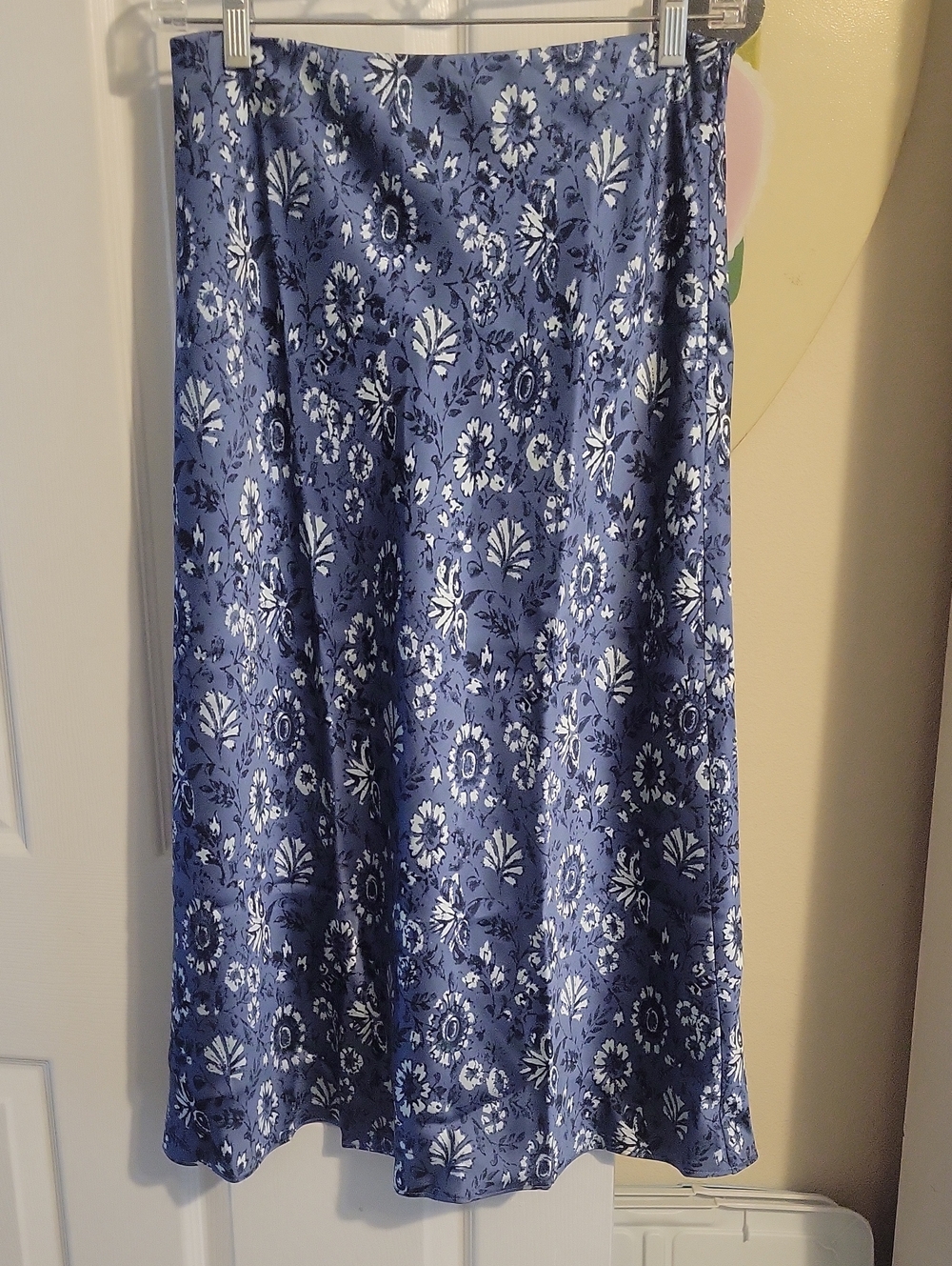 Club Monaco Sz2 Blue Floral Side Zip Midi Skirt